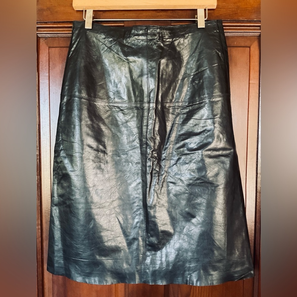 Banana Republic Real Leather Black Midi skirt size 4